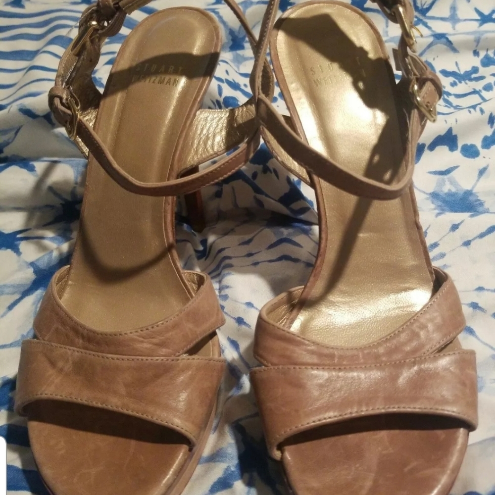 100% Authentic Stuart Weitzman Pumps - Size 9